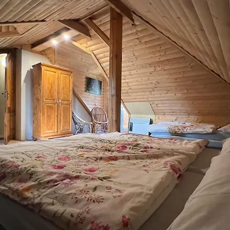 펜션 Na Majeri Nizne *